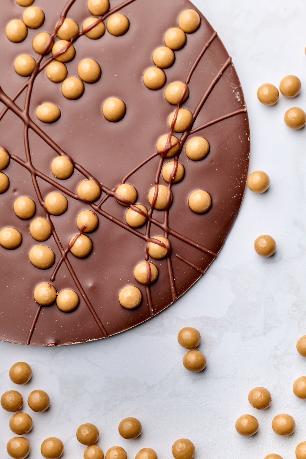 Disk | Crispy Pearls| French Milk Chocolate | 42% Cacao | 80g